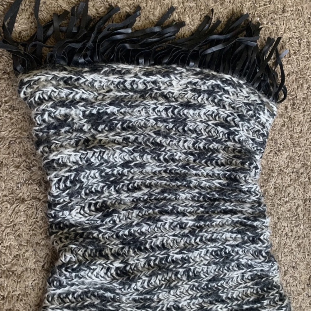 Steve Madden infinity scarf black and white with leather fringe